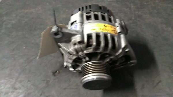 ALTERNATORE VALEO,SG10B019 usato - RENAULT MEGANE 1A SERIE (03/99>06/03<)