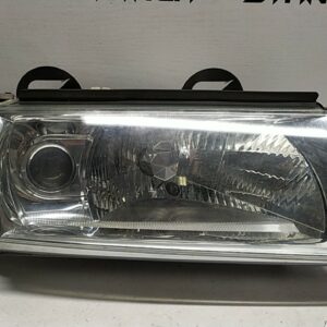 PROIETTORE C/FENDI ALOGENO DX. usato - SKODA OCTAVIA (1U) (05/97>07/04<)