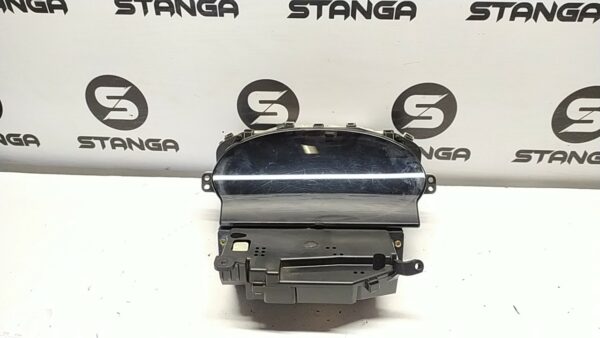 QUADRO STRUMENTI COMPL. 01/01>02/03<,DIG usato - TOYOTA YARIS (10/01>11/05<)     (FRP)