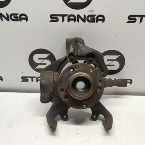 MOZZO ANT. CON CUSCINETTO C/SERVOSTE DX. usato - VOLKSWAGEN POLO (9N) (10/01>03/05<)