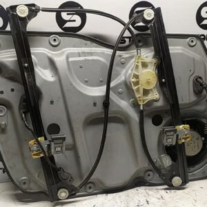 ALZACRISTALLO ELETTR. PORTA ANT. DX. usato - VOLKSWAGEN TOURAN (1T) (02/03>11/10<)