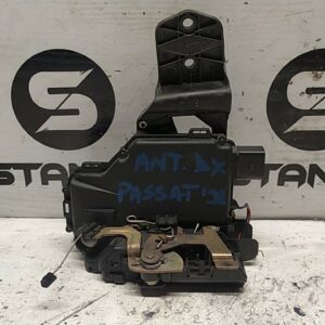 SERRATURA CHIUSURA C.ZTA PORTA ANT. DX. usato - VOLKSWAGEN PASSAT (3B) (08/96>04/03<)