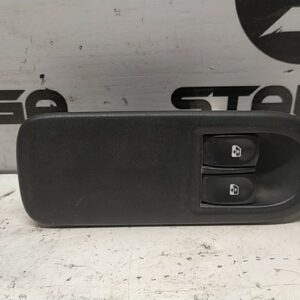 INTERRUTTORE ALZACRISTALLI PORTA ANT SX. usato - RENAULT CLIO 3A SERIE (07/05>05/09<)