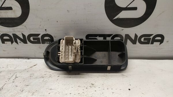 INTERRUTTORE ALZACRISTALLI PORTA ANT SX. usato - RENAULT CLIO 3A SERIE (07/05>05/09<) - immagine 2