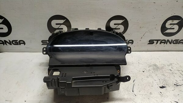 QUADRO STRUMENTI COMPL. 01/01>02/03<,DIG usato - TOYOTA YARIS (10/01>11/05<)     (FRP)