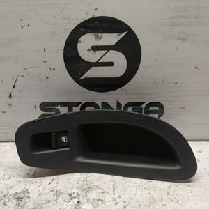 INTERRUTTORE ALZACRISTALLI PORTA ANT. usato - FIAT 500X (6X) (07/18>)