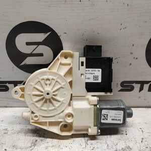 MOTORINO ALZACRISTALLO PORTA ANT. DX. usato - FIAT 500X (6X) (07/18>)