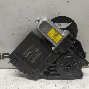 MOTORINO ALZACRISTALLO PORTA ANT. SX. usato - VOLVO XC60 (03/17>)
