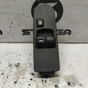 INTERRUTTORE ALZACRISTALLI PORTA ANT. usato - MITSUBISHI COLT 8A SERIE (01/09>)