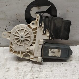 ALZACRISTALLO ELETTR. PORTA POST. DX usato - VOLKSWAGEN GOLF (5K/AJ) (09/08>)