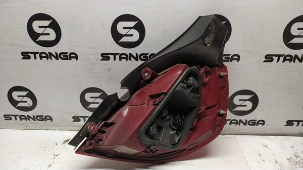 FANALE POST. SX. usato - RENAULT CLIO 3A SERIE (05/09>) - immagine 2